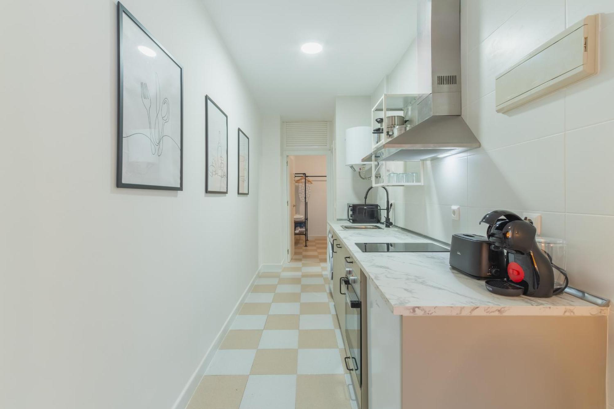 Luxe Apartment 1 In Рота Екстериор снимка